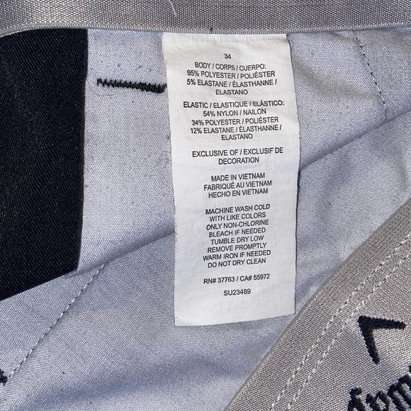 Callaway black Bermuda golf shorts. Mens 34 flat front. - Picture 3 of 4